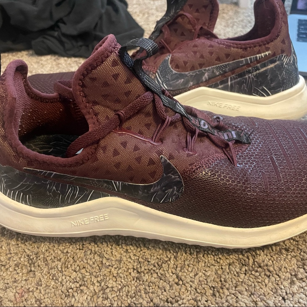Nike womens shoe